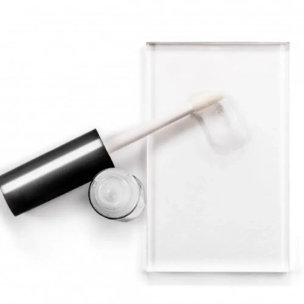 Avant Hyaluronic Acid Replenishing Lip Serum